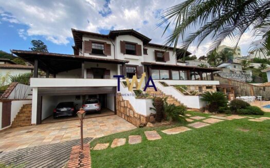 Casa 6 Quartos à Venda | Belvedere | Belo Horizonte.