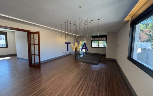 Casa 8 Quartos à Venda | Belvedere | Belo Horizonte.