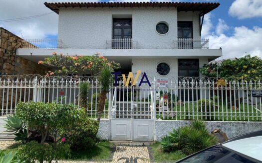 Casa 5 Quartos à Venda | Belvedere | Belo Horizonte.
