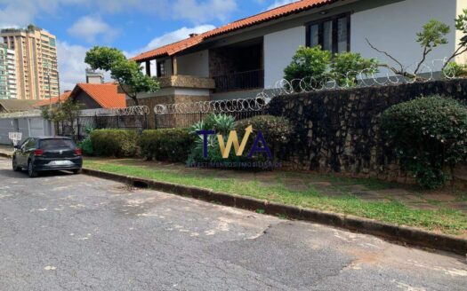Casa 5 Quartos para Aluguel | Belvedere | Belo Horizonte.