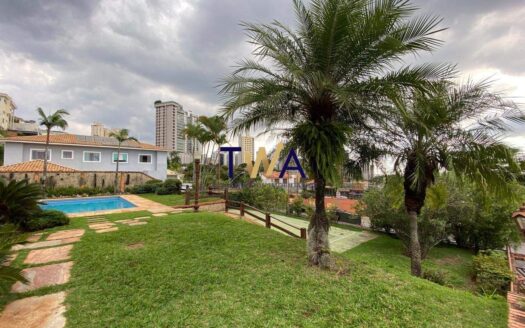 Casa 6 Quartos à Venda | Belvedere | Belo Horizonte.