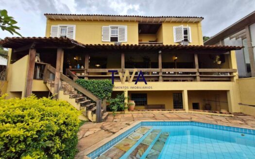 Casa 4 Quartos à Venda | Belvedere | Belo Horizonte.